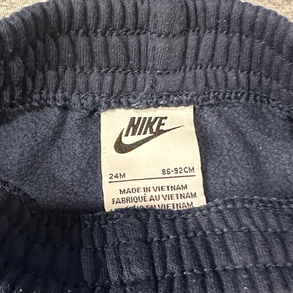 Dior Kids Gray Tee and Navy Joggers Set - Picture 6 of 6